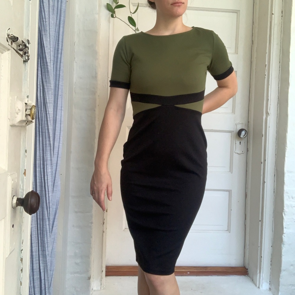 Color Block Bodycon Dress - Picture 5 of 7